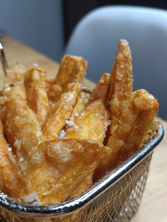 Une photo de 🍠 Frites de patate douce croustillantes