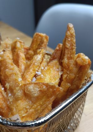 Une photo de 🍠 Frites de patate douce croustillantes