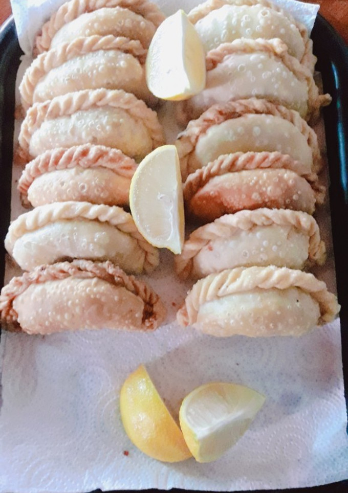 Una foto de Empanadas de pollo fritas