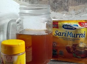 Foto resep Cinnamon Black Tea with Rosella Simple Syrup