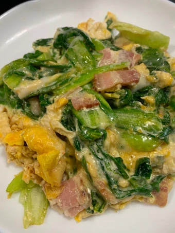 Easy Ways Make Recipes Outer leaf of Lettuce &amp; Bacon  with Beaten Egg the  Makes Drooling Perfect.