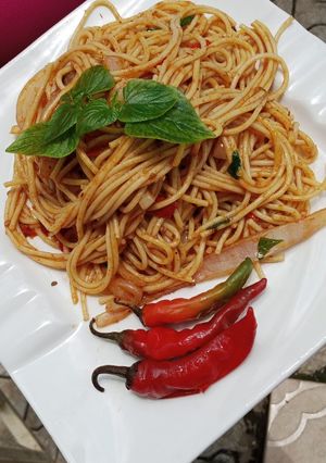 A picture of Homemade chilli pepper pasta.