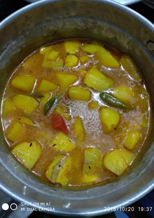 A picture of Aalur jhol.