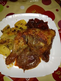 Una foto de Pollo encebollado con dátiles en la cecofry 4d