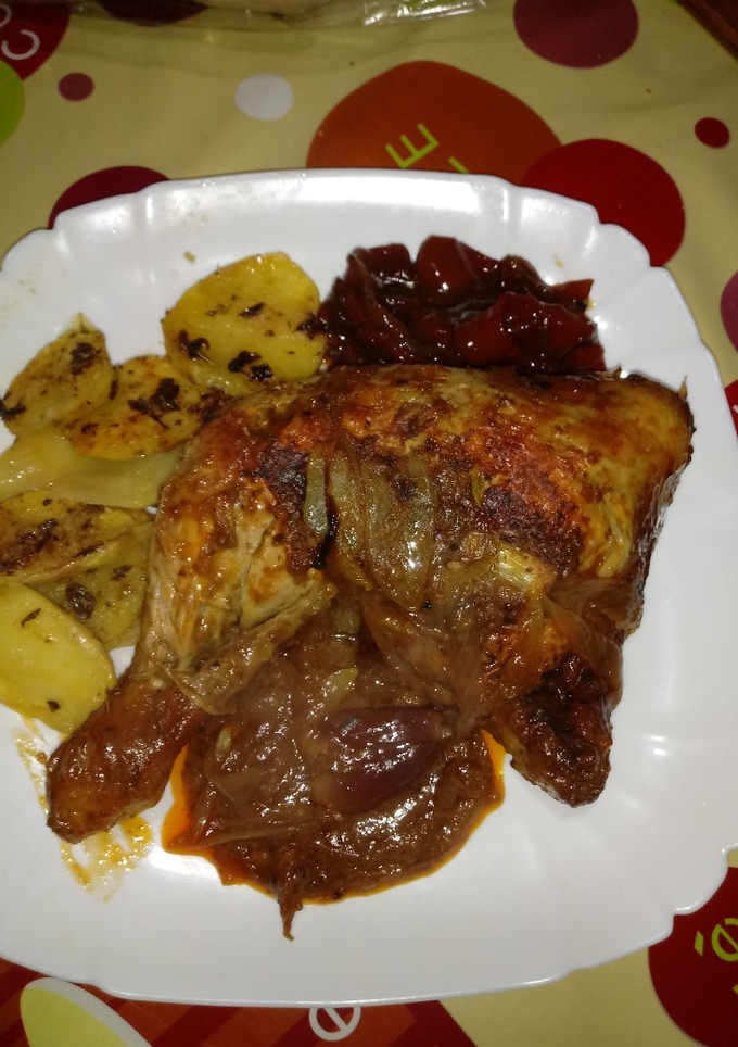 Una foto de Pollo encebollado con dátiles en la cecofry 4d