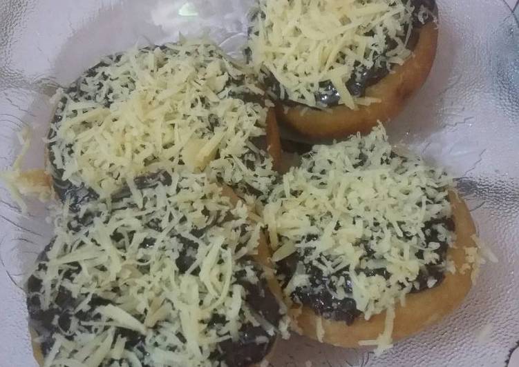 Donat Bakar Coklat Keju