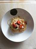 Spaghetti con tonno, crostini e pomodorini confit 🍝🐟🍞🍅