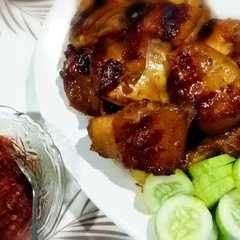 A picture of Ayam bakar madu.