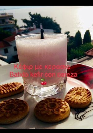Φωτογραφία της συνταγής Milkshake κεφίρ με🍒