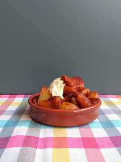 Una foto de Patatas bravas caseras