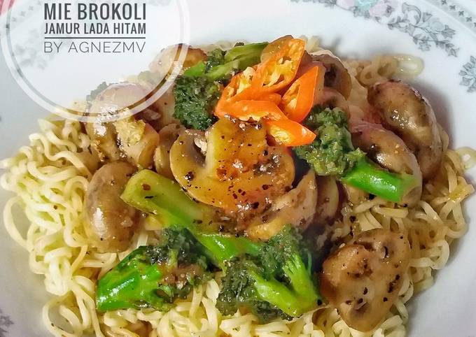 Resep Mie Brokoli Jamur Lada Hitam, Enak