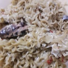A picture of Smashed egg with indomine.