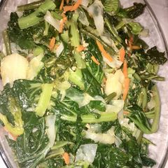 A picture of Steamed kale salad.