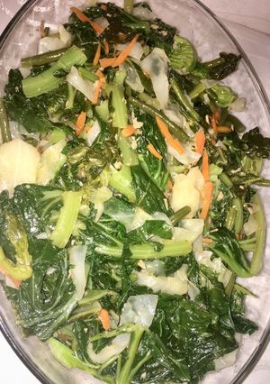 A picture of Steamed kale salad.