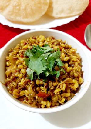 স্প্রাউট কারী (Sprouts curry recipe in Bengali) রেসিপির প্রধান ছবি