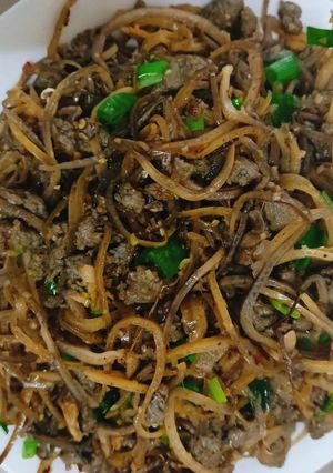 Hình của món Cá vụn xào bắp chuối.