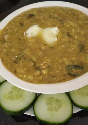 A picture of Lentil spinach soup.