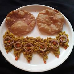A picture of Lal saager luchi.