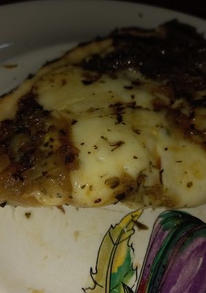 Una foto de Tarta de cebolla y queso 🧀