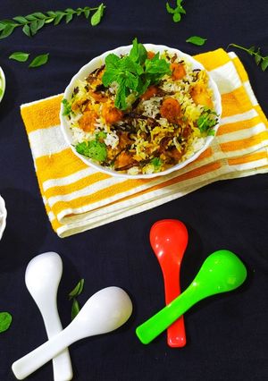 A picture of Prawn Biryani.