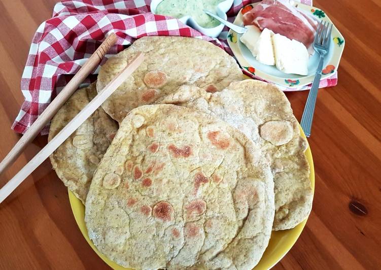 Pane semintegrale allo yogurt, cotto in padella