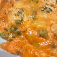 A picture of Gochujang, broccoli and cheese omelette.