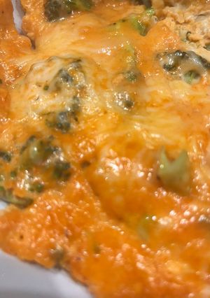 A picture of Gochujang, broccoli and cheese omelette.