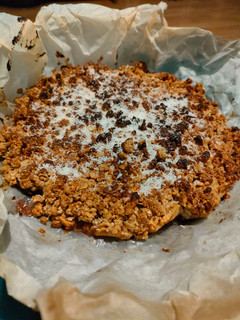 Una foto de Crumble de manzana e higos