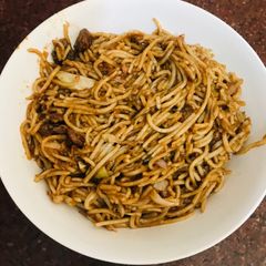 A picture of Veg chowmein.