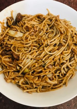 A picture of Veg chowmein.
