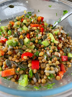 Linsensalat mit Avocado - vegetarisch Rezepthauptbild