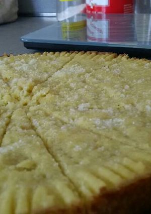 A picture of Semolina Shortbread Cookies.