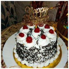 A picture of Black Forest Cake.