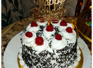 A picture of Black Forest Cake.