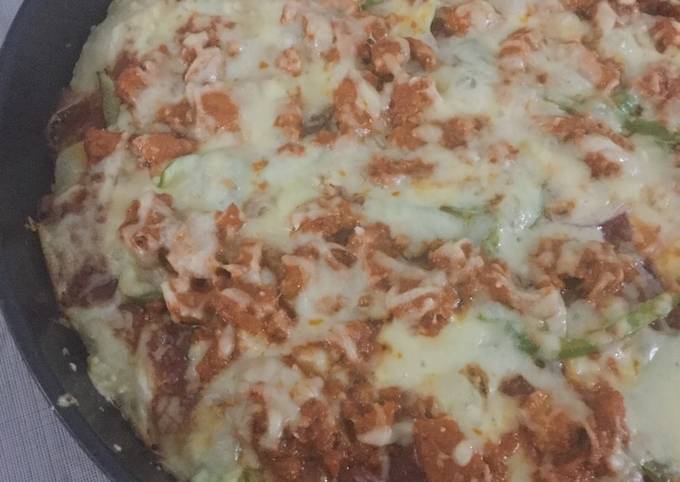 Tandori chicken pizza
#Ramadankitayeri
#Cookpad