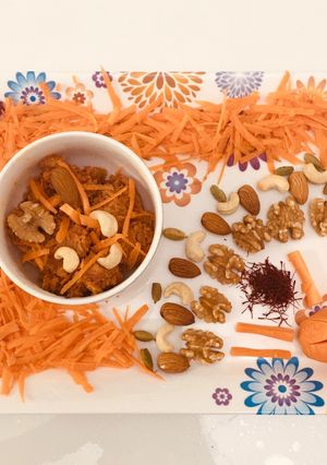 ગાજર નો હલવો (Carrot Halwa Recipe In Gujarati) રેસીપી મુખ્ય ફોટો