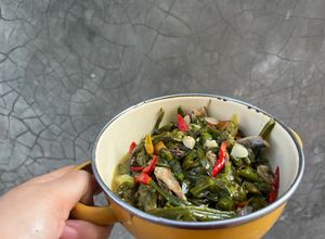 Foto resep Tumis bunga genjer ikan asin pedas