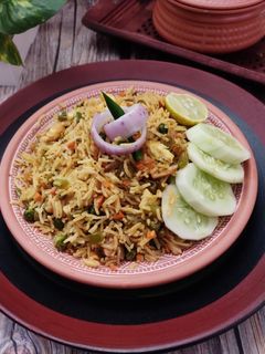 ম্যাগি মশলা ফ্রাইড রাইস  (Maggi masala fried rice recipe in bengali     ) রেসিপির প্রধান ছবি