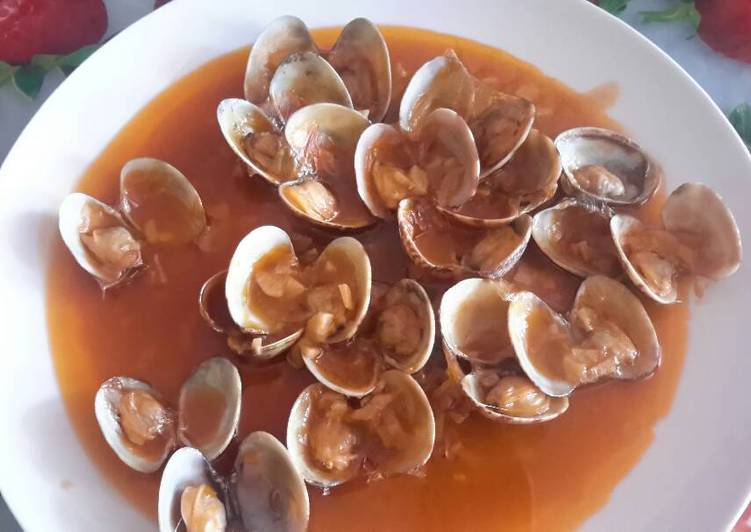 Almejas a la marinera