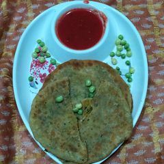 A picture of Fresh tuvar kachori paratha.