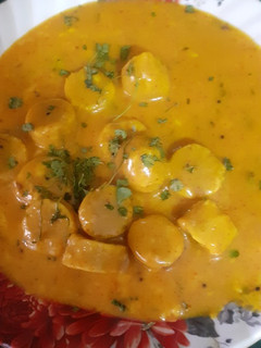 गट्टा करी (gatte kadhi recipe in Hindi) रेसिपी मुख्य फोटो