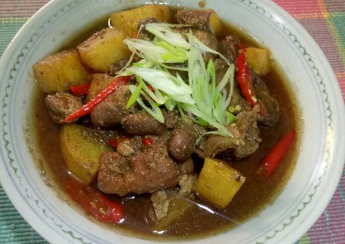 151. Semur hati ampela ayam dan kentang