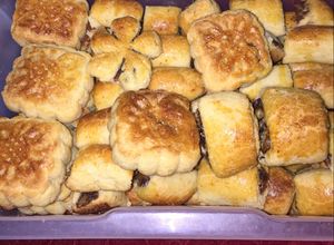 صورة لوصفة معمول التمر والمكسرات بالسميد