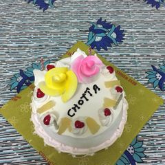 A picture of Creamy white cake.