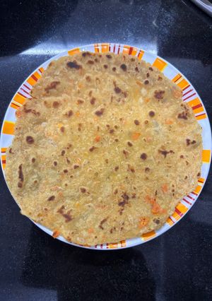 A picture of Jowar paratha.
