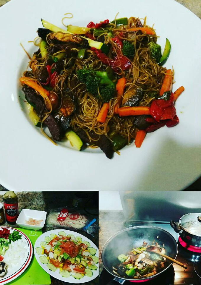 Una foto de Fideos fritos 3 delicias