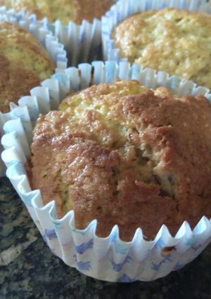 Una foto de Muffins de manzana y avena