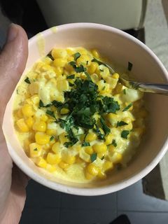 صورة لوصفة ذرة مع جبنة وكريمة 🥣🌝
