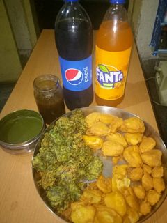 पालक, पनीर, आलू के पकोड़े (Palak,Paneer,Aloo ke pakode recipe in Hindi) रेसिपी मुख्य फोटो