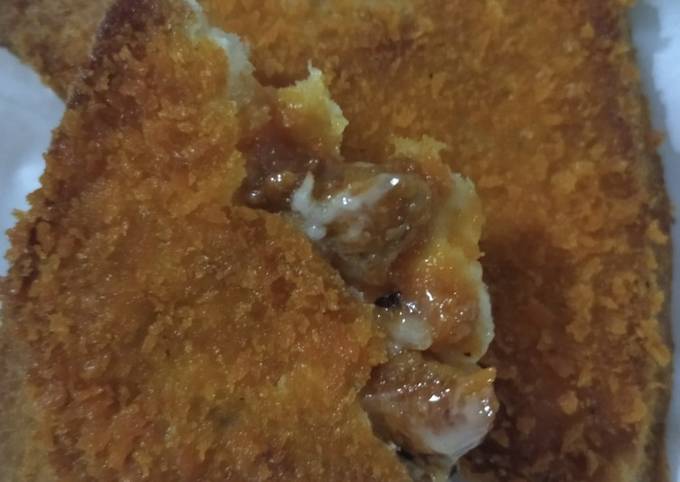 Langkah Mudah untuk Membuat Roti goreng pizza, Lezat